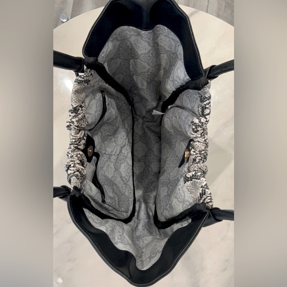 Giselle Paris, Women’s, Carry All, Tote Bag. - Picture 3 of 8